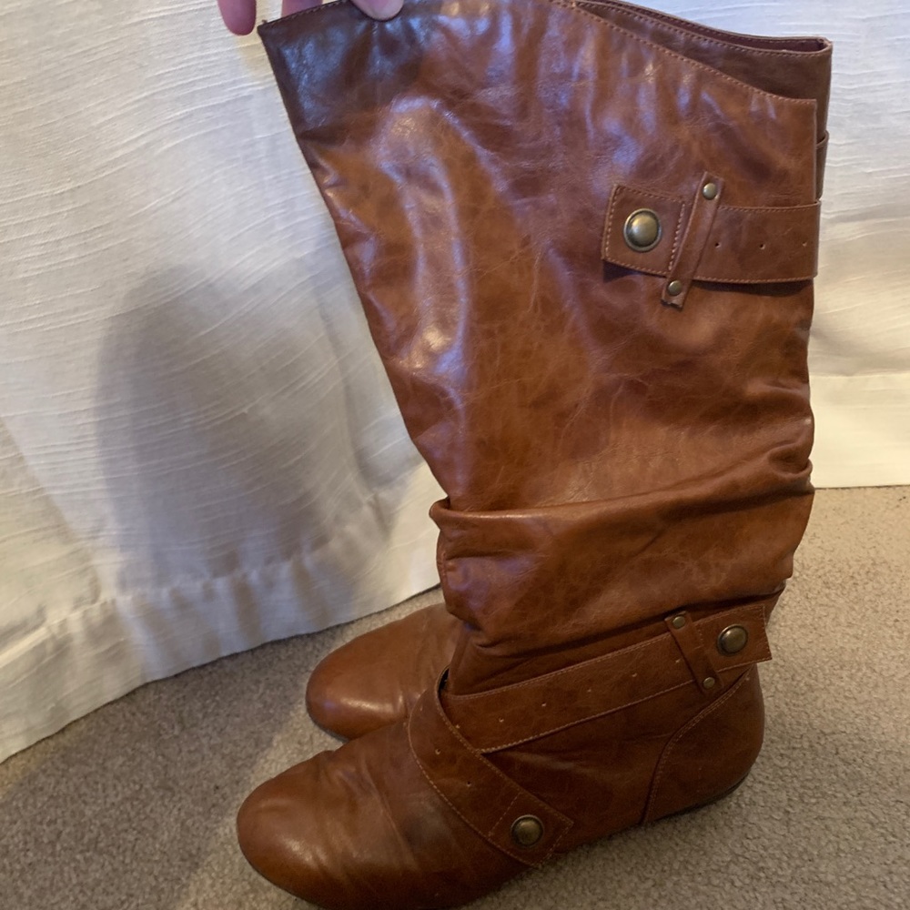 Size 8 1/2 gently used boots